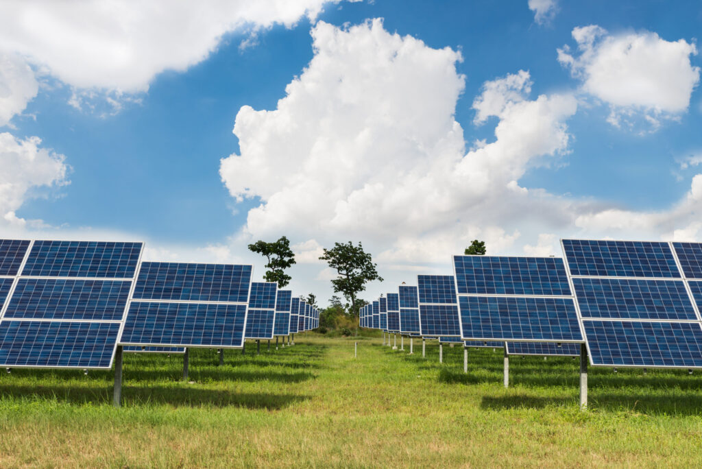 Solar Farms Pros and Cons